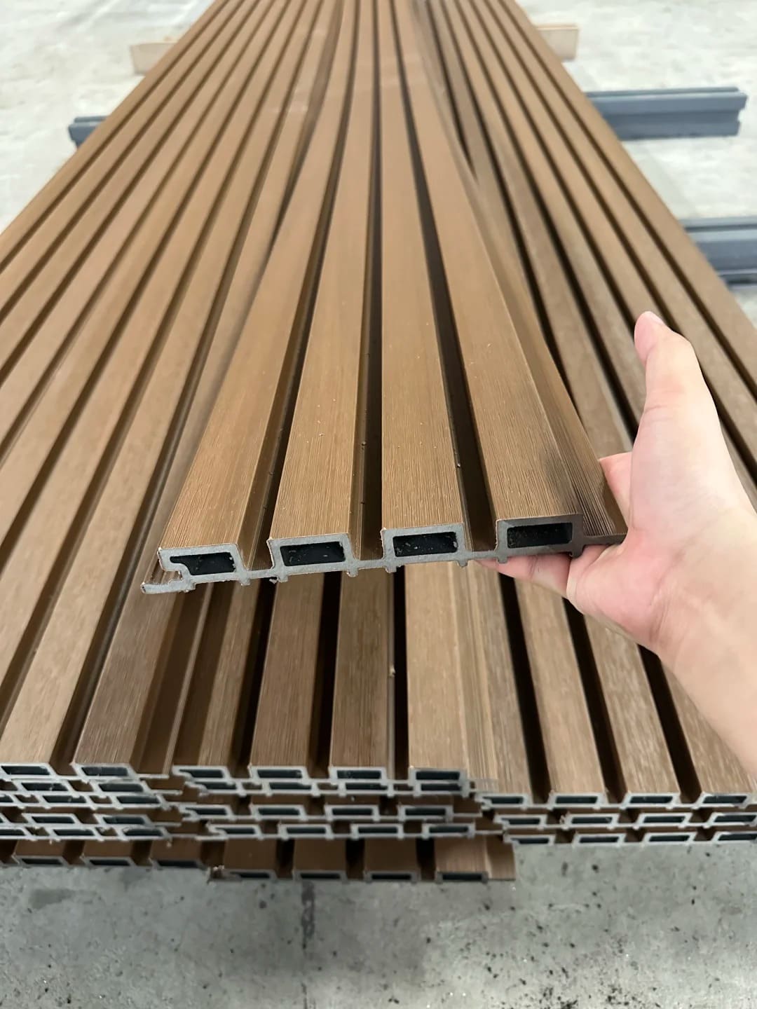 Co-Extrusionstechnologie ist jetzt Standard in über 60 % der neuen WPC-Wandpaneele