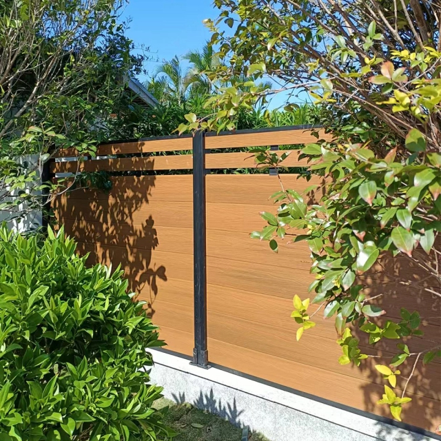 Necowood WPC-Zäune für kommunale Projekte in Madrid